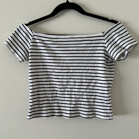 Divided Crop Top - Picture 1 of 5